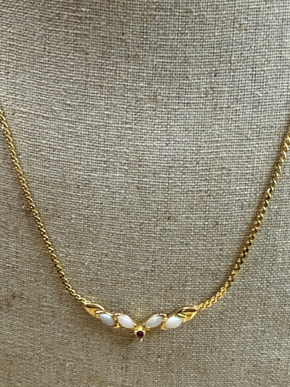 Fashion Jewelry Gold Leaf Necklace with White Enamel and Ruby Accent